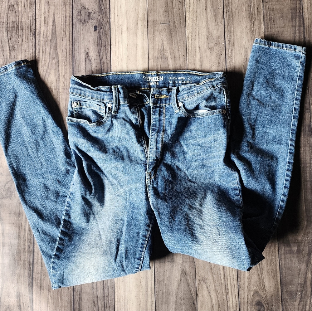 Levi's ultra high rise ankle jeggings